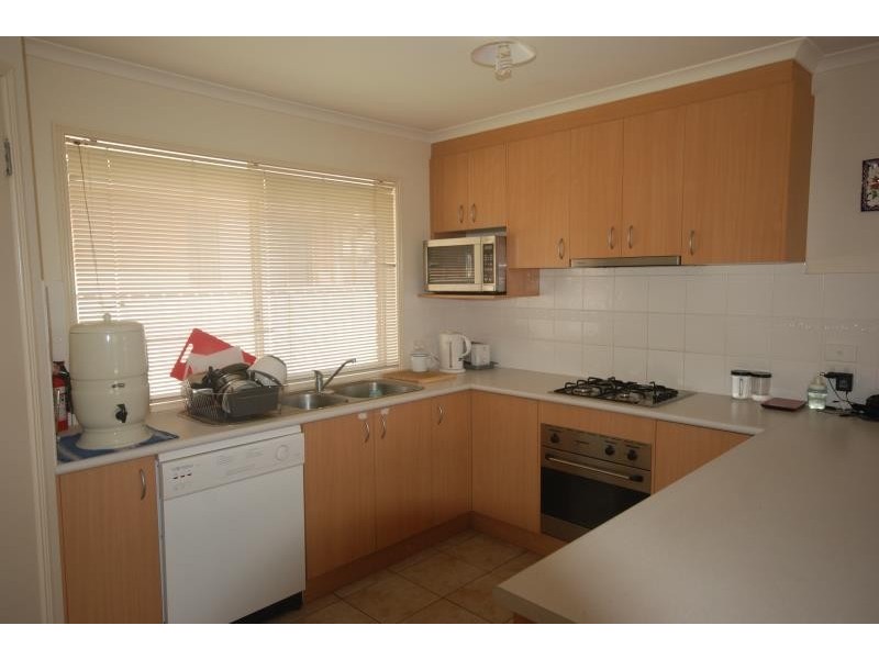 81 Yentoo Drive, Glenfield Park NSW 2650