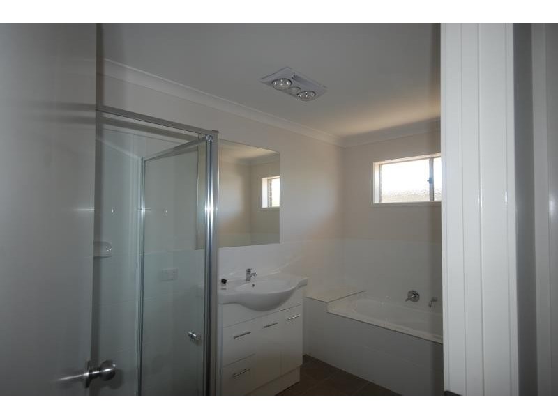 34 Durack Circuit, Boorooma NSW 2650