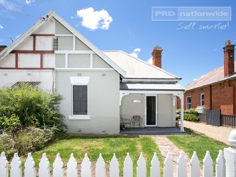 107 Tompson Street, Wagga Wagga NSW 2650