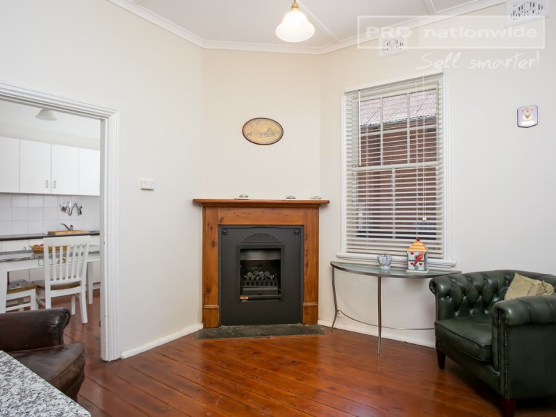 107 Tompson Street, Wagga Wagga NSW 2650