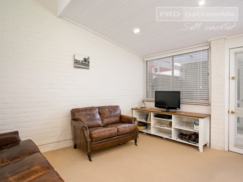 107 Tompson Street, Wagga Wagga NSW 2650