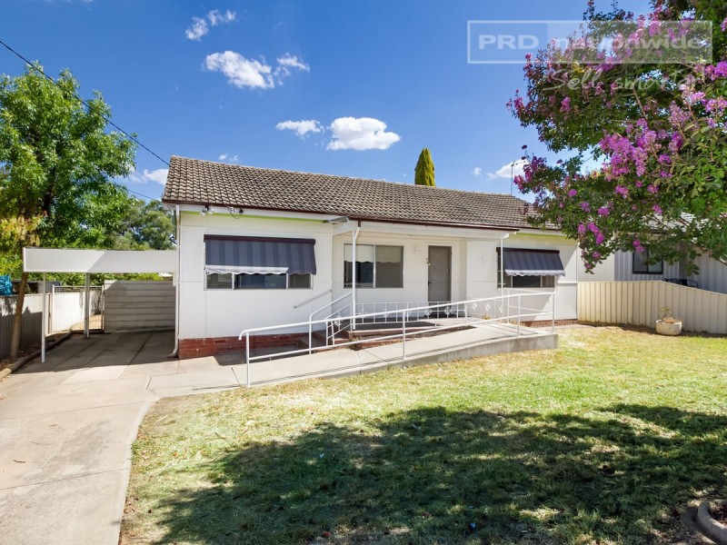 86 Tichborne Crescent, Kooringal NSW 2650