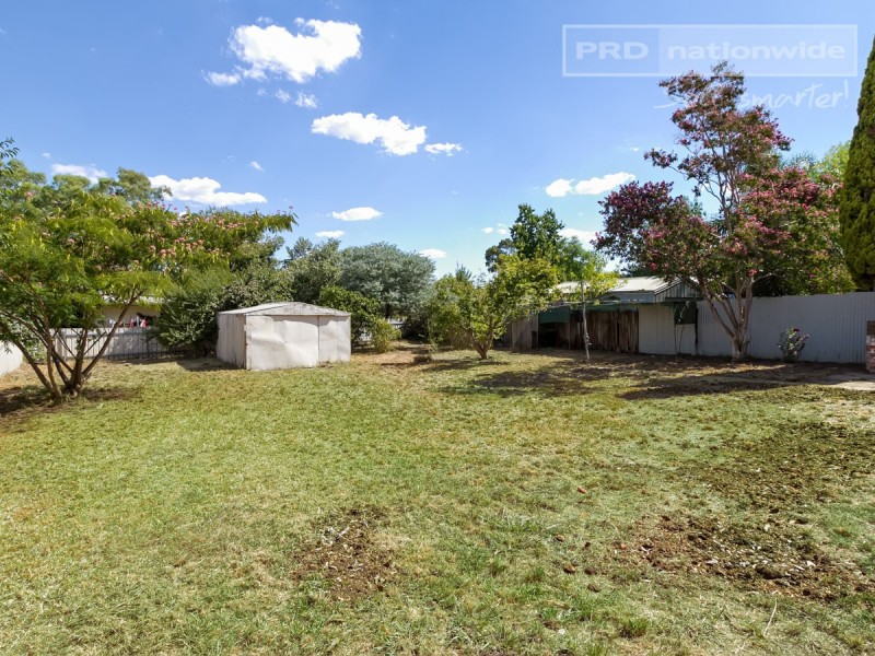 86 Tichborne Crescent, Kooringal NSW 2650