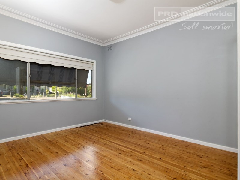 86 Tichborne Crescent, Kooringal NSW 2650