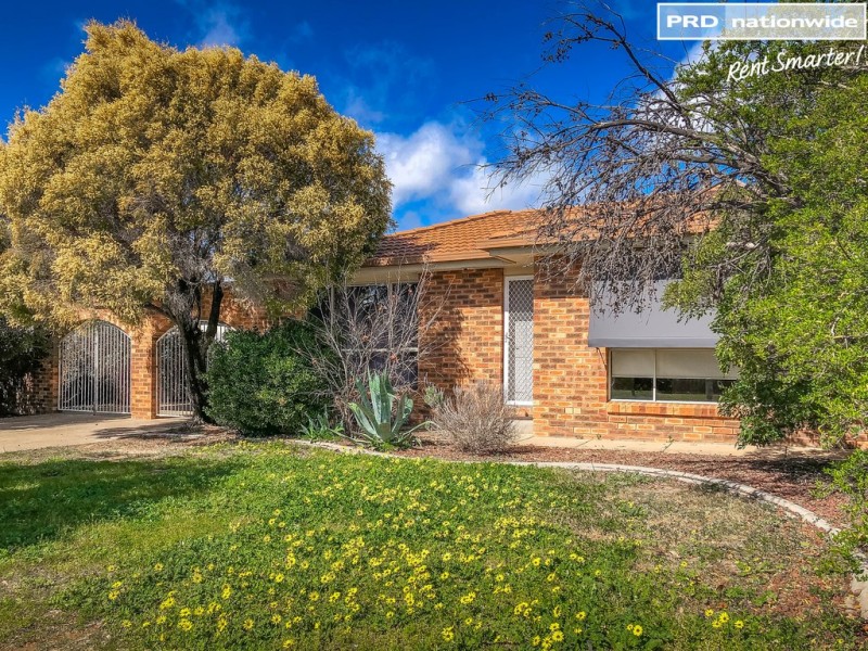 107 Undurra Drive, Glenfield Park NSW 2650