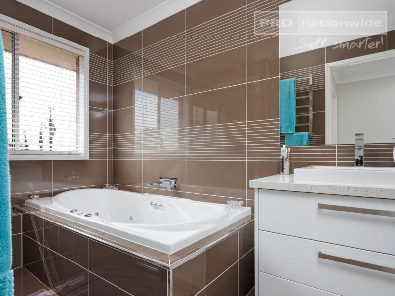 80 Veale Street, Ashmont NSW 2650