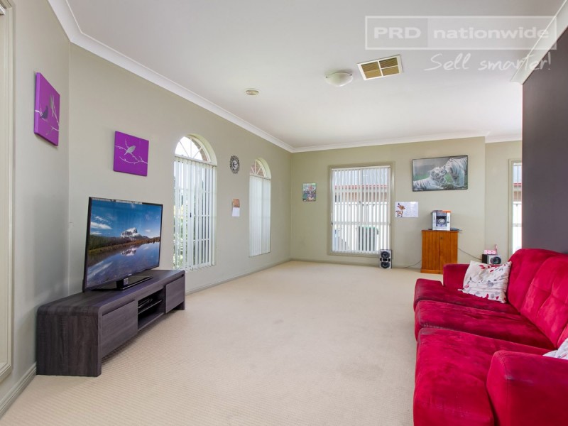 102 Yentoo Drive, Glenfield Park NSW 2650