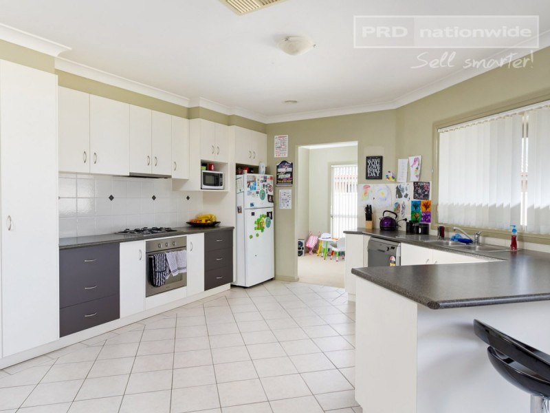 102 Yentoo Drive, Glenfield Park NSW 2650
