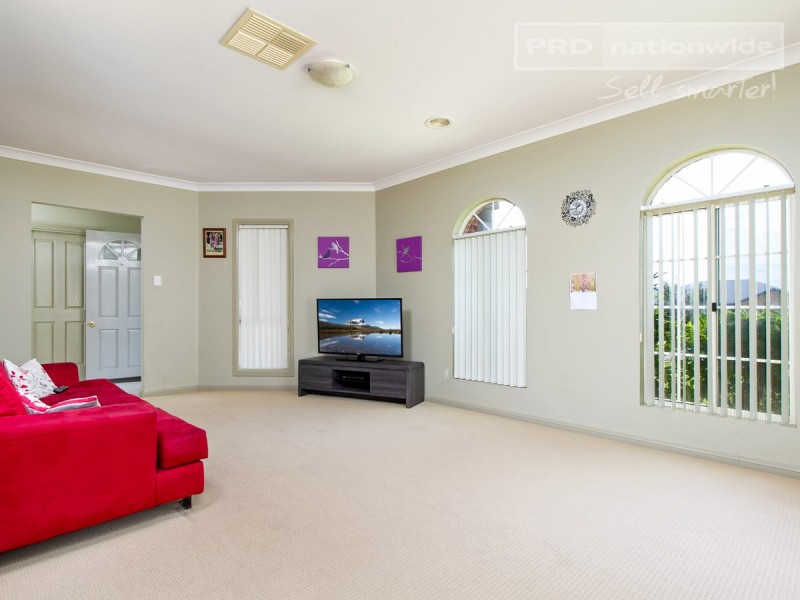 102 Yentoo Drive, Glenfield Park NSW 2650