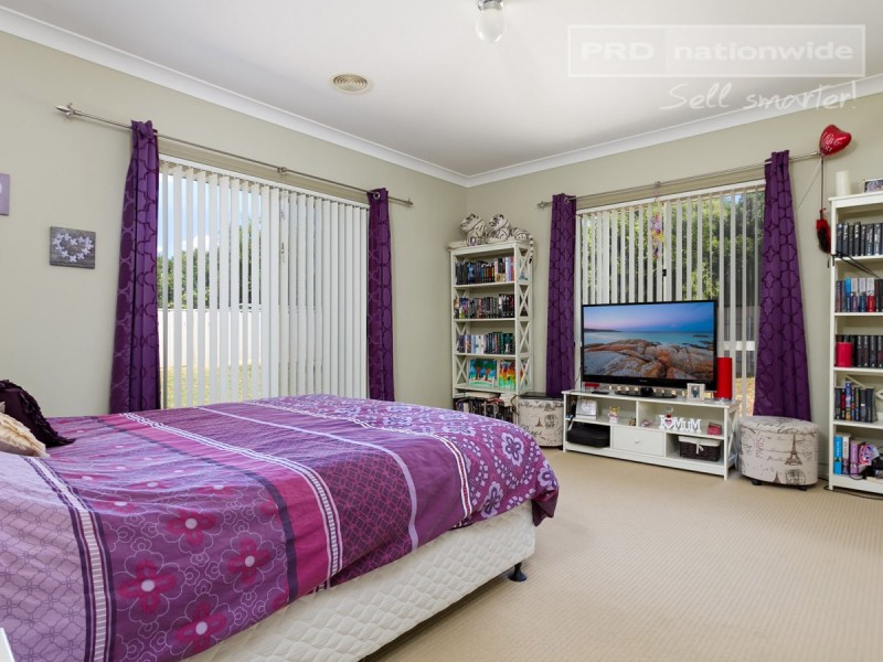 102 Yentoo Drive, Glenfield Park NSW 2650