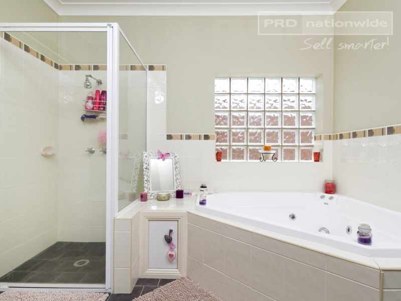 102 Yentoo Drive, Glenfield Park NSW 2650