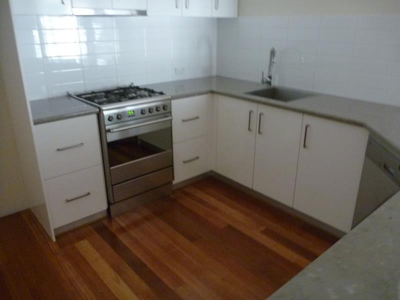 2/29 Lansdowne Avenue, Lake Albert NSW 2650