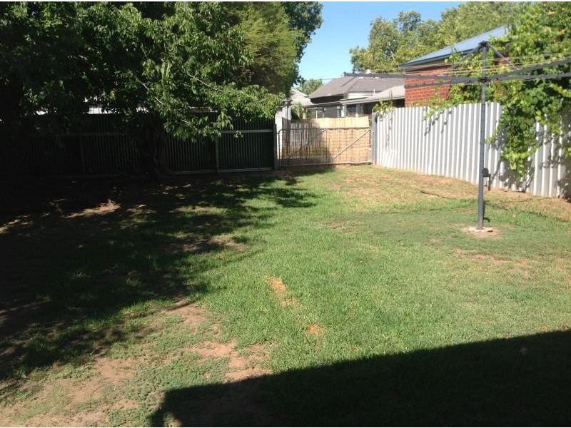 21 Gossett Street, Wagga Wagga NSW 2650