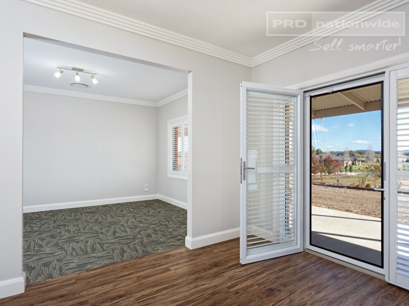 1 Olearia Place, Lake Albert NSW 2650