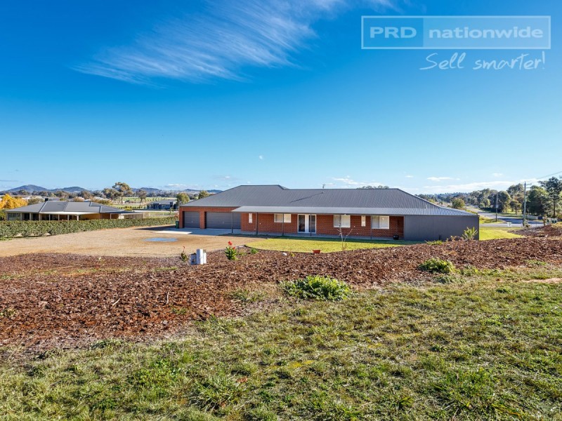1 Olearia Place, Lake Albert NSW 2650