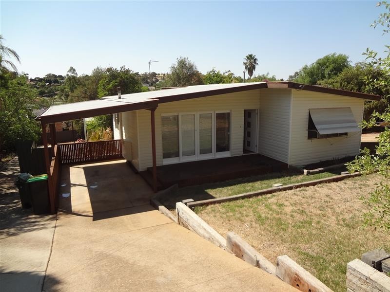 35 Warrawong Street, Kooringal NSW 2650