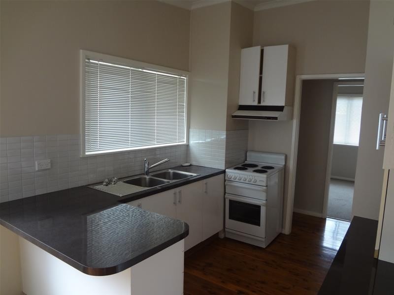 35 Warrawong Street, Kooringal NSW 2650