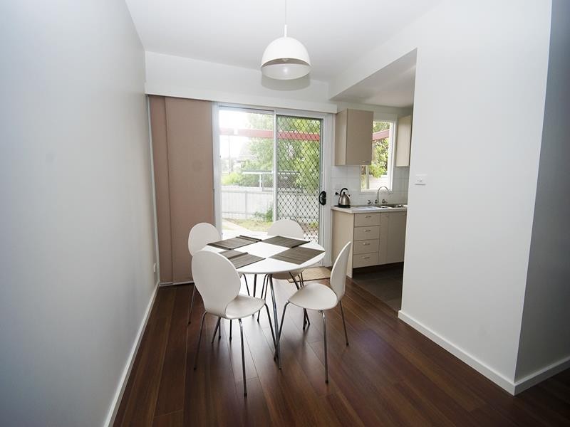 4 Chifley Crescent, Kooringal NSW 2650