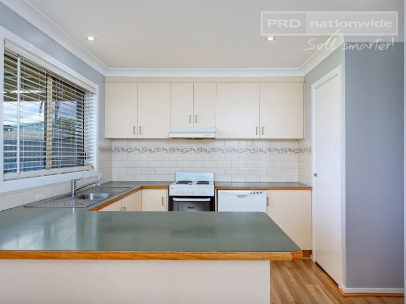 18 Yentoo Drive, Glenfield Park NSW 2650