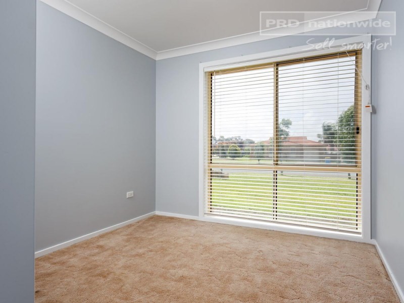 18 Yentoo Drive, Glenfield Park NSW 2650