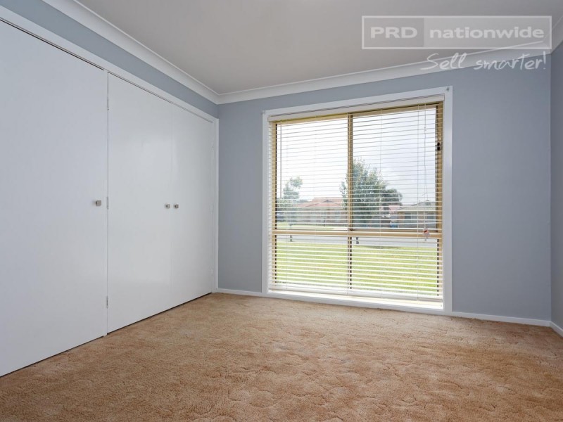 18 Yentoo Drive, Glenfield Park NSW 2650