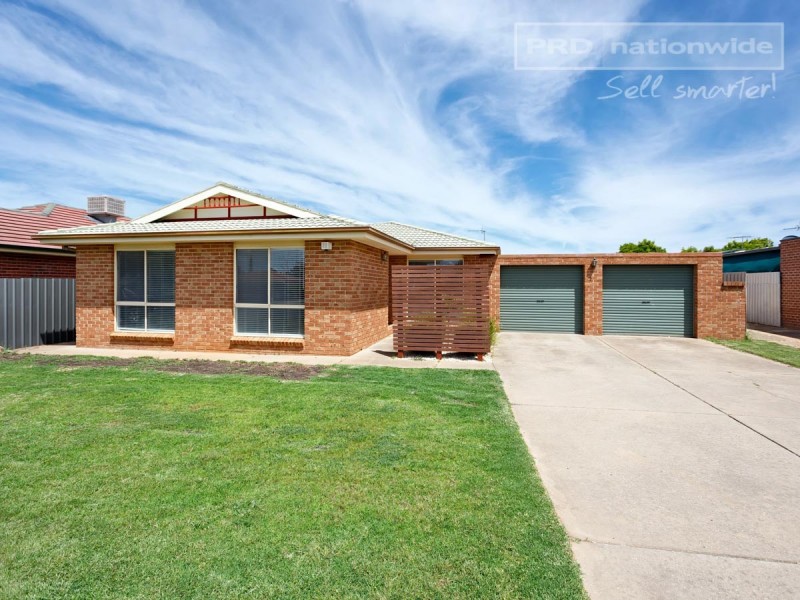 18 Yentoo Drive, Glenfield Park NSW 2650