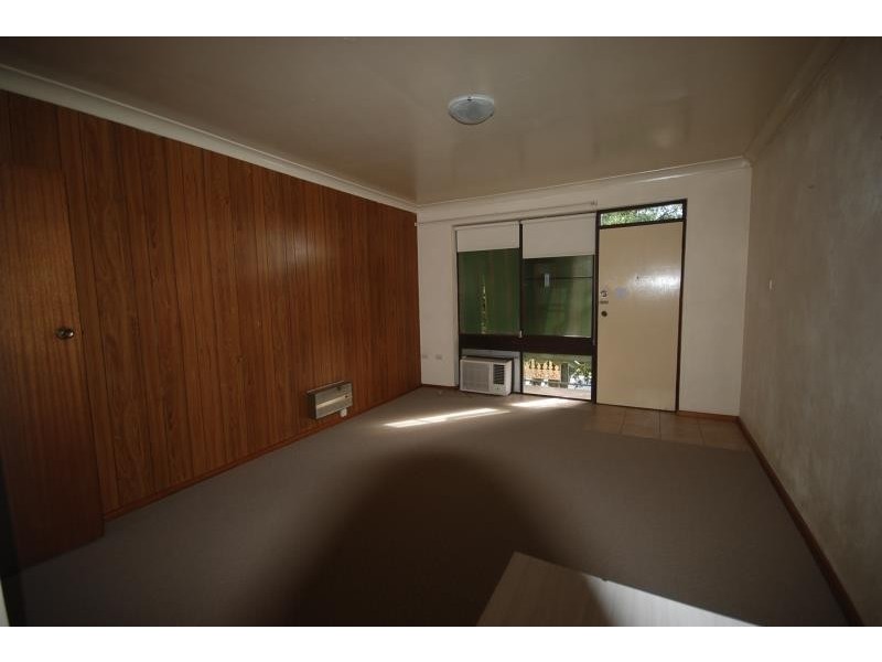 Unit 3/9 Nordlingen Drive, Tolland NSW 2650