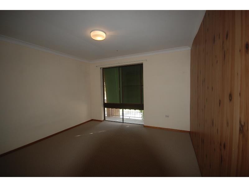 Unit 3/9 Nordlingen Drive, Tolland NSW 2650
