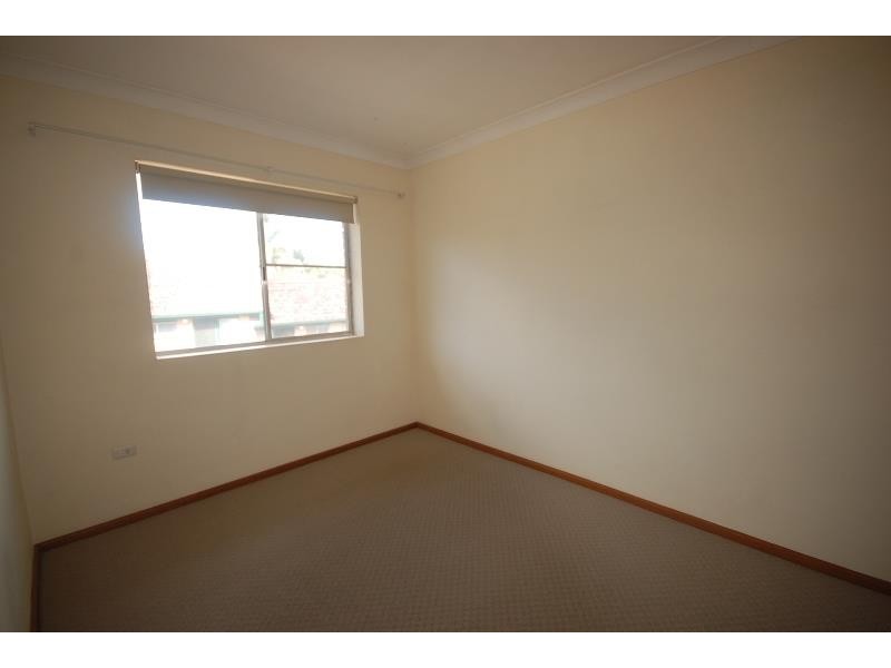 Unit 3/9 Nordlingen Drive, Tolland NSW 2650