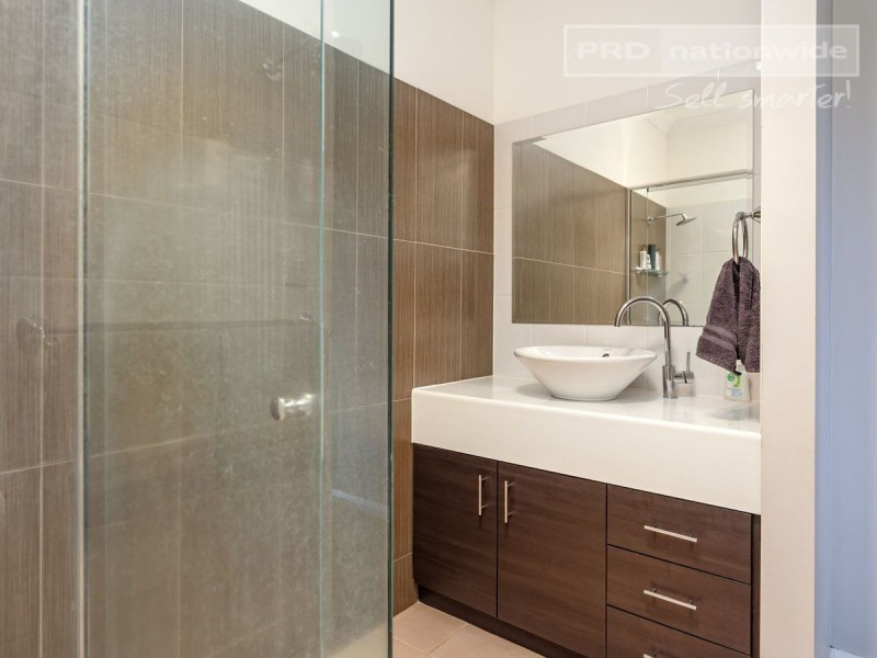 73 Mitchell Road, Lake Albert NSW 2650