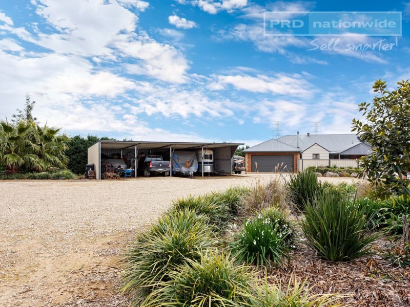 73 Mitchell Road, Lake Albert NSW 2650