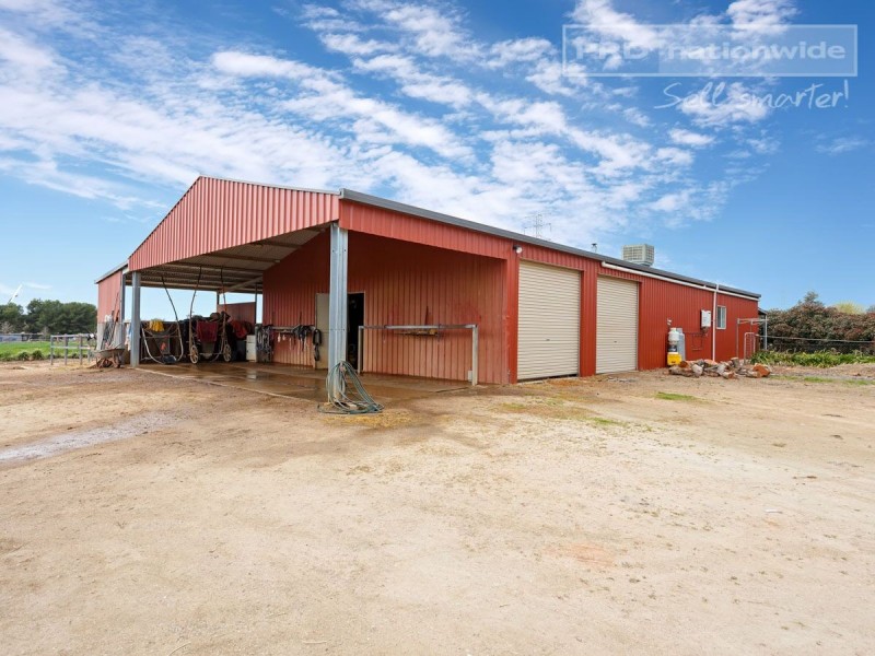 73 Mitchell Road, Lake Albert NSW 2650