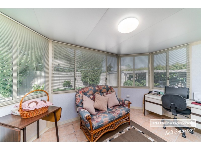 63 Paldi Crescent, Glenfield Park NSW 2650