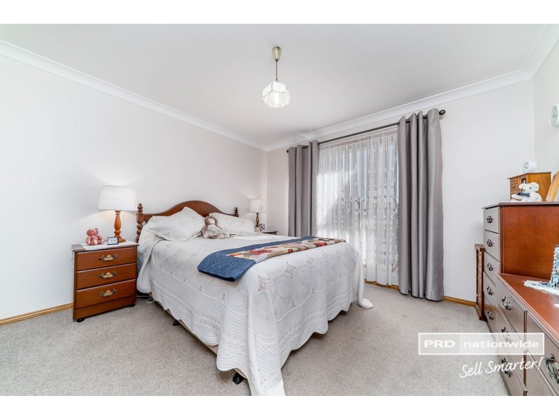 63 Paldi Crescent, Glenfield Park NSW 2650