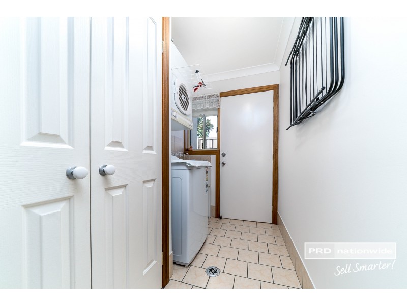 63 Paldi Crescent, Glenfield Park NSW 2650