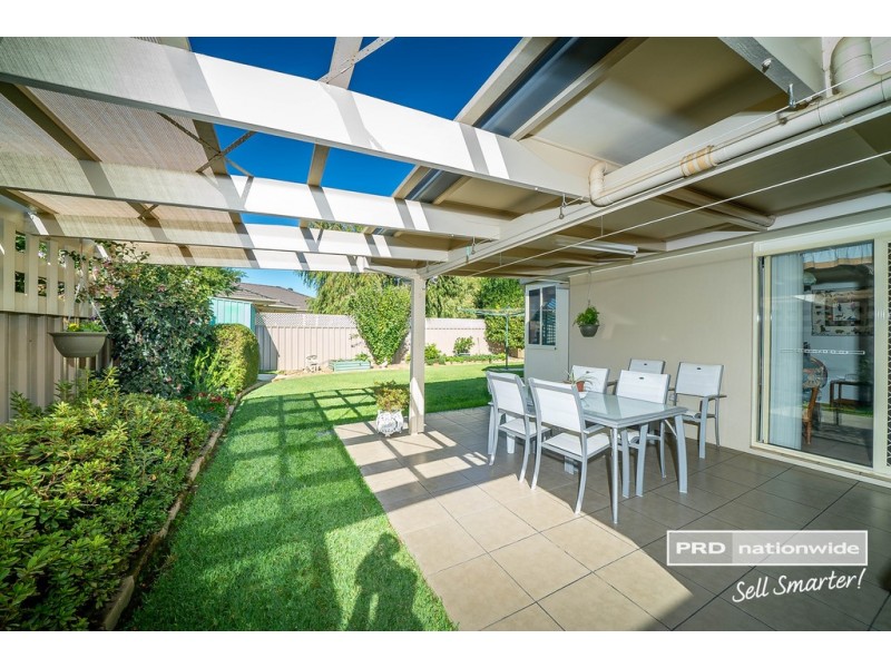 63 Paldi Crescent, Glenfield Park NSW 2650