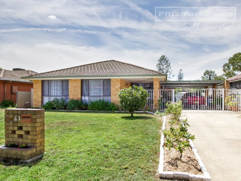 63 Huthwaite Street, Mount Austin NSW 2650