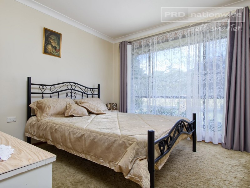 63 Huthwaite Street, Mount Austin NSW 2650