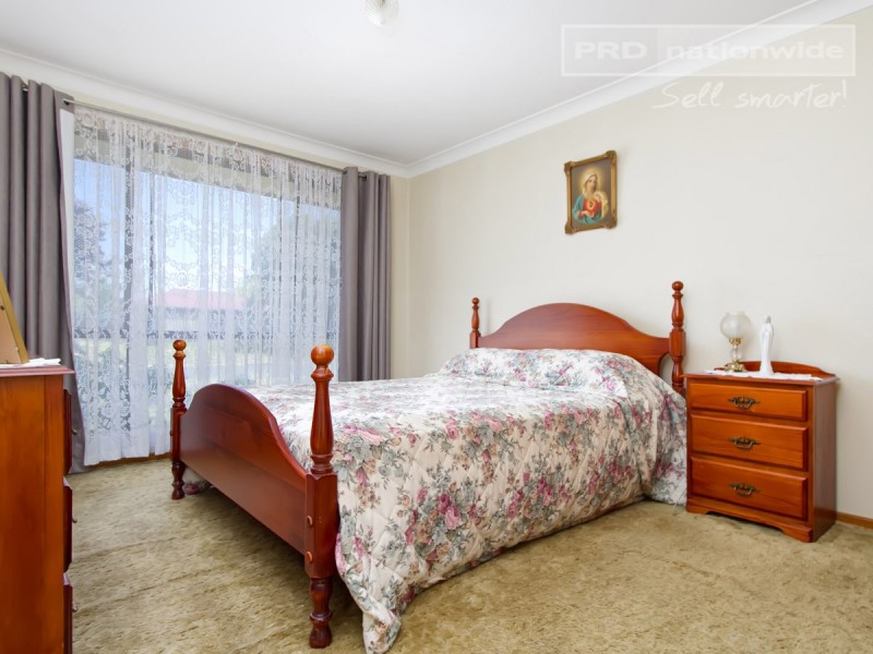 63 Huthwaite Street, Mount Austin NSW 2650