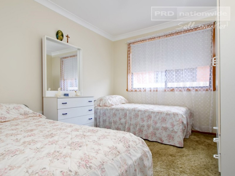63 Huthwaite Street, Mount Austin NSW 2650