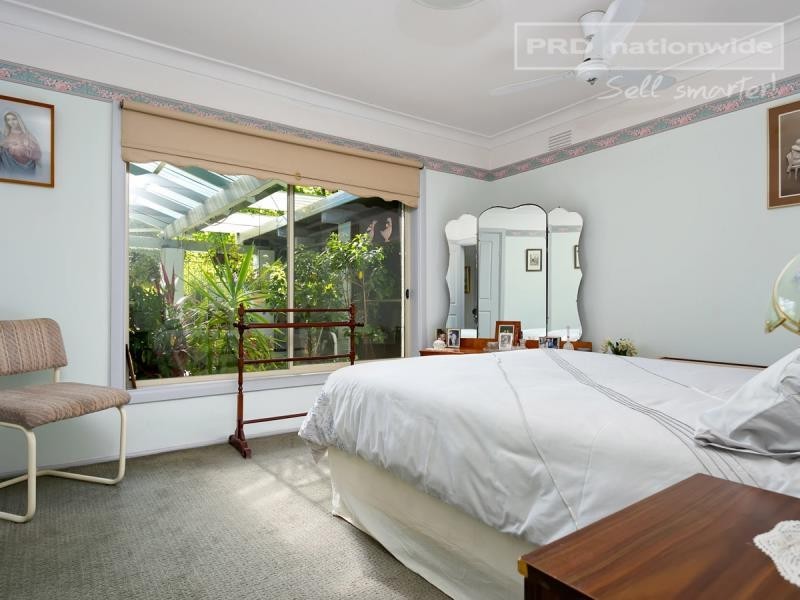 9 Dalkeith Avenue, Lake Albert NSW 2650