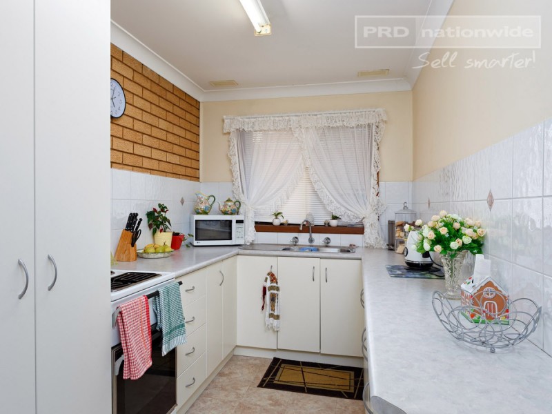 1/46-48 Walana Crescent, Kooringal NSW 2650