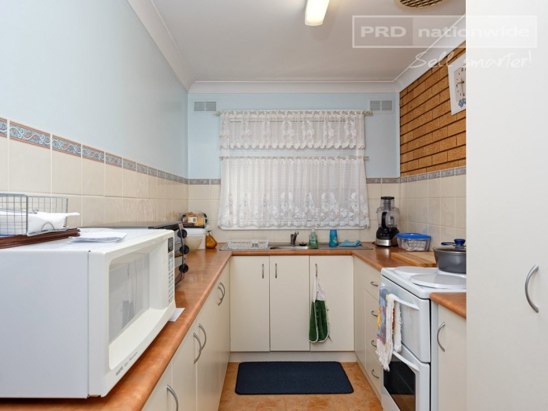 2/46-48 Walana Crescent, Kooringal NSW 2650