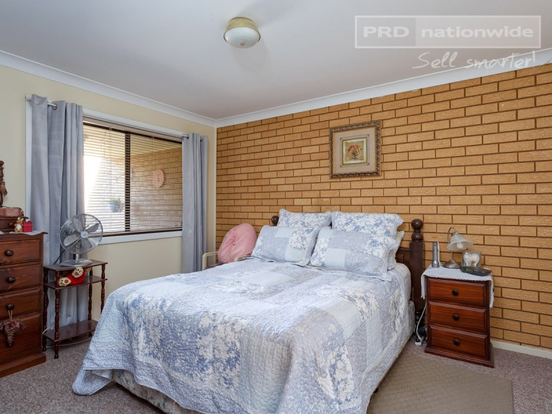 2/46-48 Walana Crescent, Kooringal NSW 2650