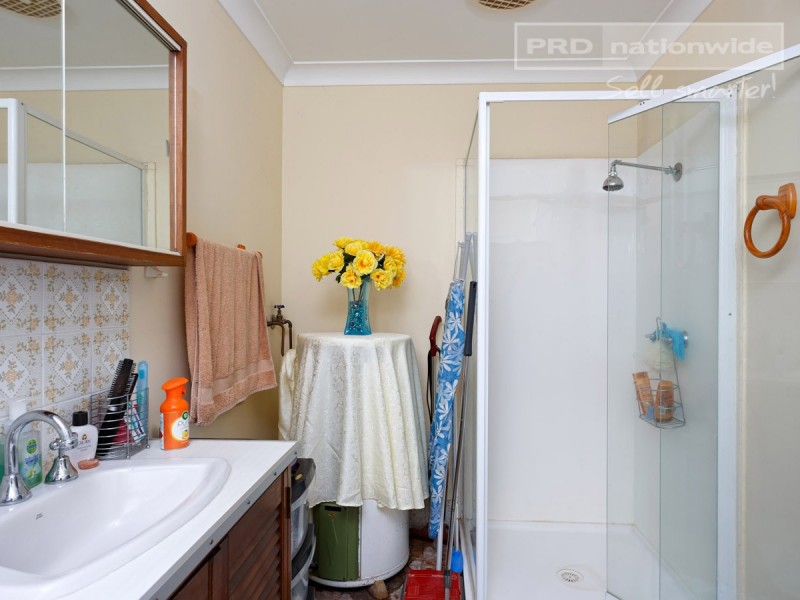 2/46-48 Walana Crescent, Kooringal NSW 2650