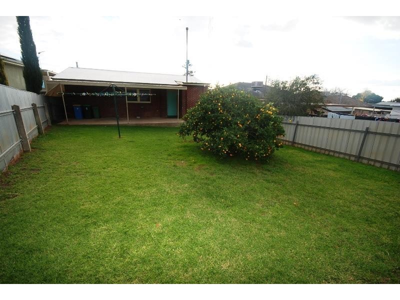 15 Marama Parade, Mount Austin NSW 2650