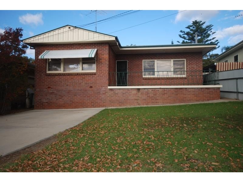 15 Marama Parade, Mount Austin NSW 2650