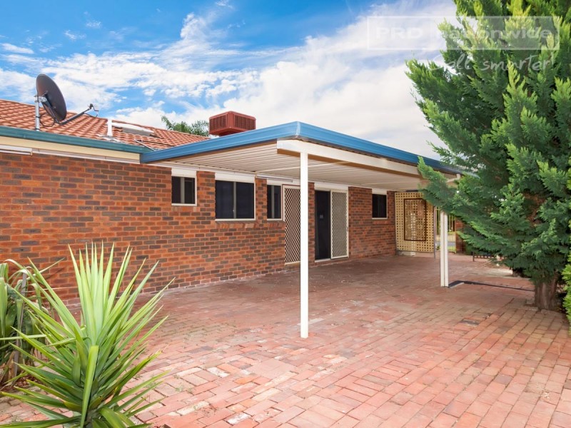 61 Balleroo Crescent, Glenfield Park NSW 2650