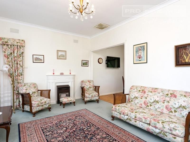 42 Plumpton Road, Kooringal NSW 2650