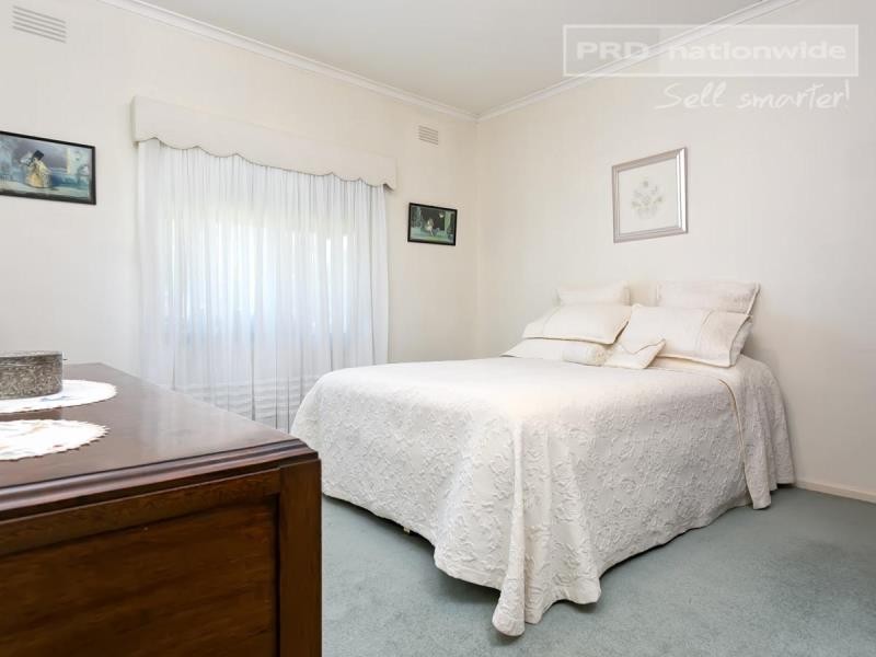 42 Plumpton Road, Kooringal NSW 2650
